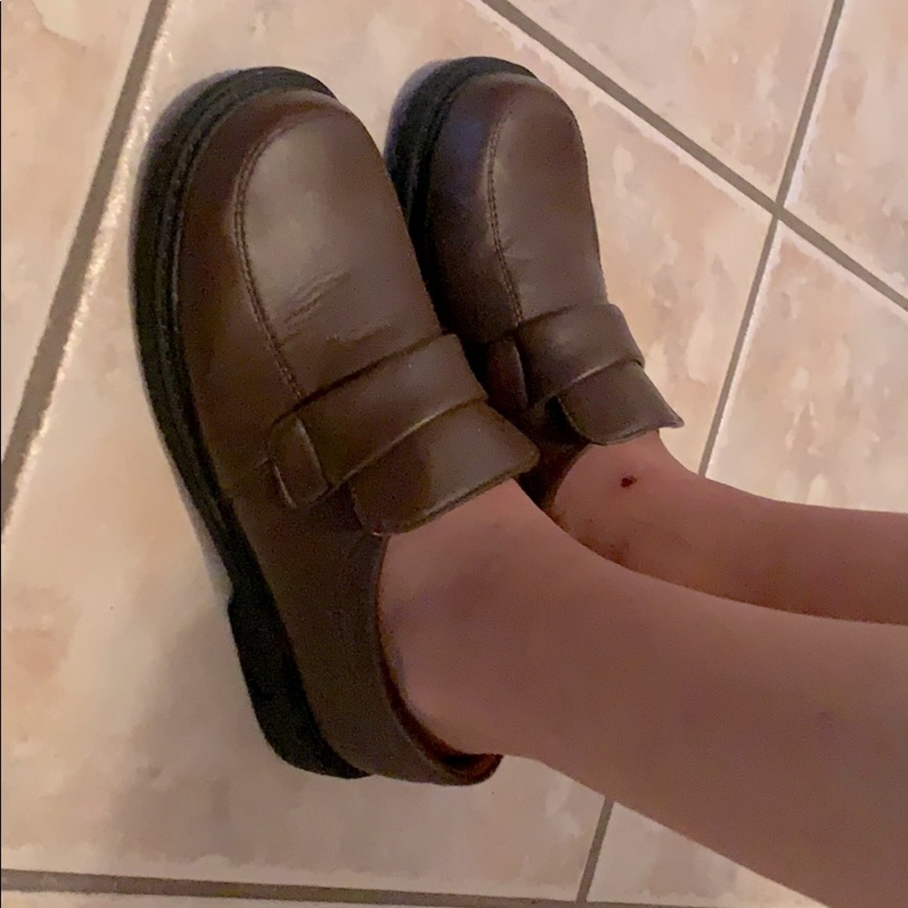 Brown casual shoes